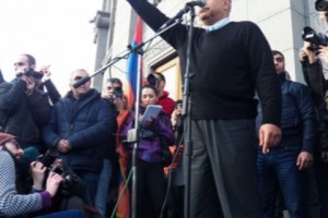 Hovannisian Calls on Crowd to Welcome Sargsyan Tomorrow at Freedom Square