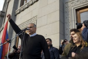 Raffi Hovannisian Confesses to Crowd: “I, like you, have overcome my inner fear”
