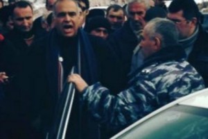 Hovannisian Victory Tour Stops in Aparan: Impromptu Rally Ensues