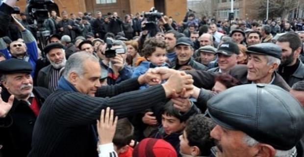 Raffi Hovannisian Continues Presidential Victory Tour across the Republic
