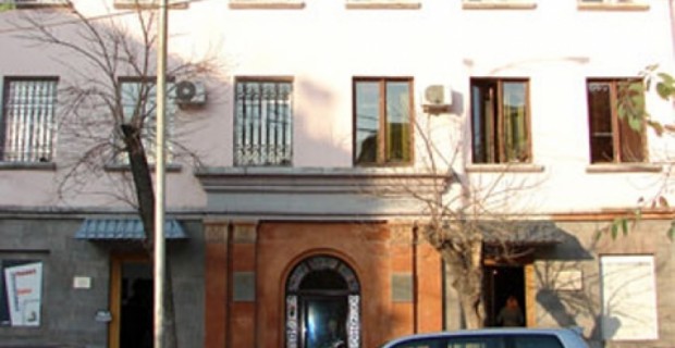 Գեղարվեստի ակադեմիայի պրոռեկտոր, դեկան, ամբիոնի վարիչ... Կաշառքի գործով 
դատաքննությունը շարունակվում է