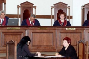 ՍԴ-ում անեկդոտ ու առակ պատմելուց հետո գնացին ճաշի ընդմիջման
