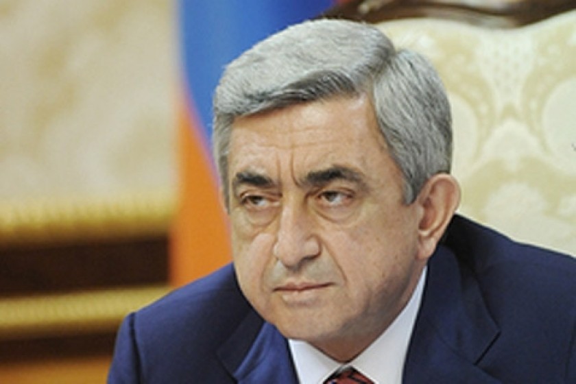 Серж Саргсян призвал Раффи Ованнисяна прекратить голодовку и без шоу приступить к 
серьезной работе
