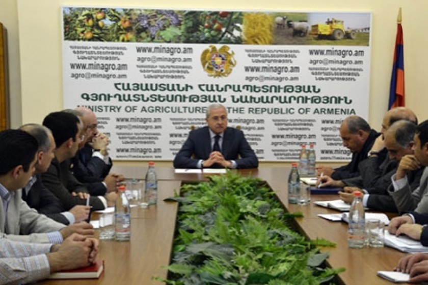 Սերգո Կարապետյանն ընդլայնված խորհրդակցություն է անցկացրել