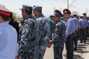 Крестьяне вновь перекрыли дорогу: они не верят обещаниям чиновников