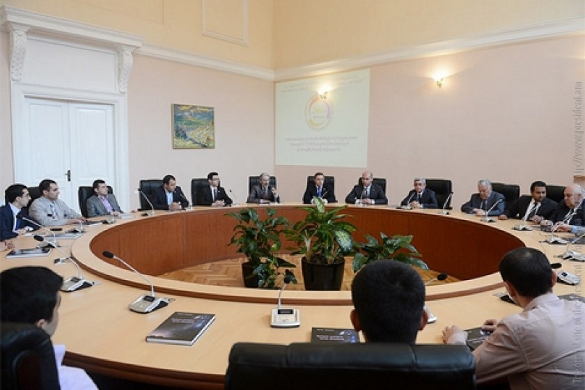 Նախագահ Սարգսյանը հանդիպել է Երիտասարդ գիտնականների աջակցության ծրագրի պատասխանատուներին