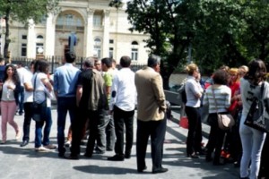 Сотрудники “Армавиа” требуют зарплату за 7-8 месяцев