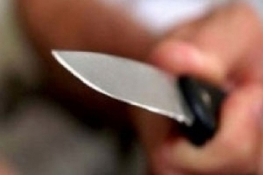 Ակունք գյուղում ենթադրում են, որ ամուսինը սպանել է կնոջն ու դանակահարել երեխաներին