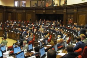 Кто может съесть за сезон 50 кг винограда? Бурное обсуждение в НС