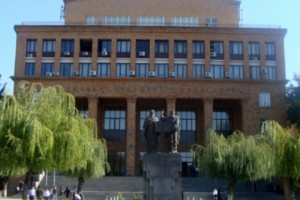 Бухгалтеры ЕГУ обвиняются в хищении десятков миллионов драмов