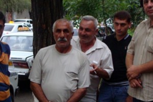Տաքսիստներն ասում են, որ խախտումից մեկ ամիս անց «ճամպրուկով» ակտեր են ստացել ՃՈ-ից