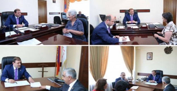 Տարոն Մարգարյանն այցելել է Ավան և Նոր Նորք վարչական շրջաններ ու լսել բնակիչներին