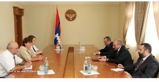 Բակո Սահակյանը հանդիպել է բարոնուհի Քերոլայն Քոքսին