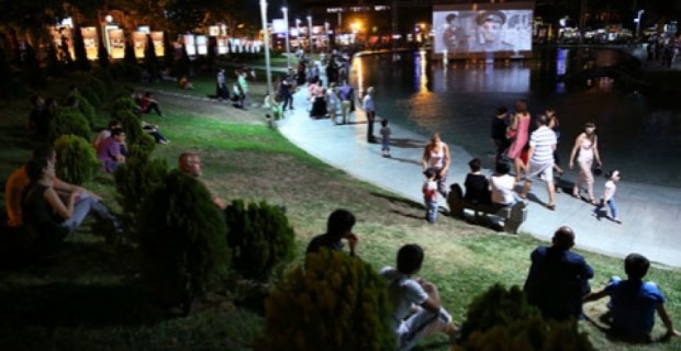 Evening Film Showings at Swan Lake