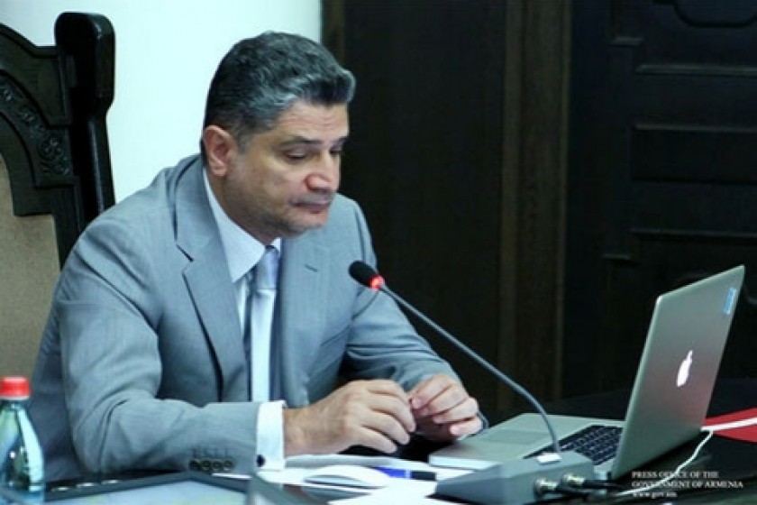 Տիգրան Սարգսյանն անդրադարձել է ուսման վճարների բարձրացման հարցին