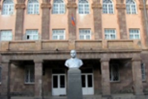 Заместитель директора школы “не в курсе”, что директор уволилась