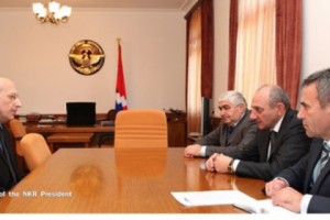 Բակո Սահակյանը հանդիպել է ՀՀ վիճծառայության նախագահ Ստեփան 
Մնացականյանի հետ