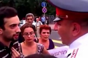 Может ли гражданин требовать, чтобы к нему обращались на “вы”?