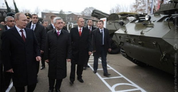 Putin, Sargsyan, Visit Russian Military Base in Gyumri