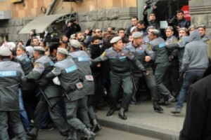 Служебное расследование по делу о событиях 2 декабря проводится фиктивно