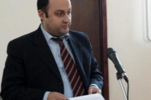 Դատախազը միջնորդեց 15 տարի ազատազրկում Կարեն Եսայանի սպանության մեջ 
մեղադրվողի համար