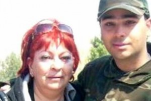 Թուրքիոյ մէջ սպաննուած հայ զինուորի մայրը կը յանդիմանէ թուրք գրող՝ Այշէ Կիւլինին