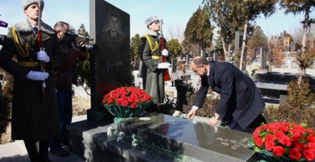 Հարգանքի տուրք հայ սպայի հիշատակին