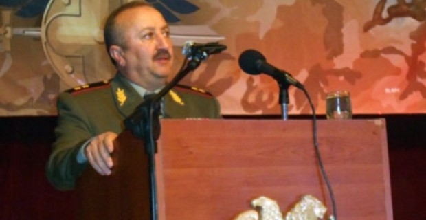 Artsakh Defense Minister Grants 5 Day Leave to Best Soldiers from Shirak
