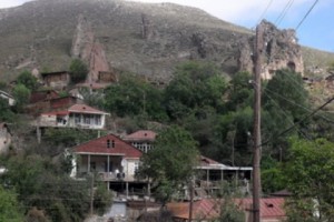 Սյունիքի մարզպետը դրժել է խոստումը. երեք համայնքների բյուջեների վրա արգելանք 
դրվեց