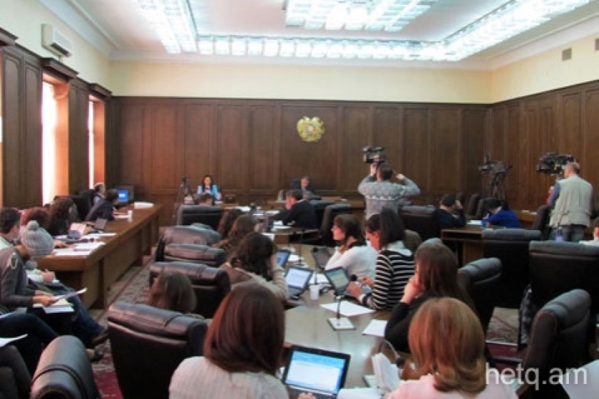 Խորհրդարանական լսումներ՝ «Ֆեյքերի» դեմ օրինագծի շուրջ. կարծիքներ եւ 
գնահատականներ