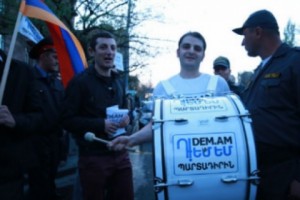 Prime Minister Calls for Dialog: Anti-Pension System Movement Balks