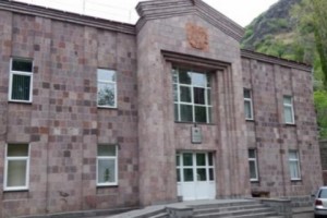 Դատարանի հարմարավետ շենքը կա, դատավորը չկա