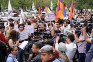 Арам Манукян призвал работников не позволять притеснять себя