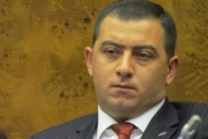 ՕԵԿ խմբակցության պատգամավոր Կարեն Բոթոյանը կառավարության ծրագրի 
պատճառով դուրս է գալիս խմբակցությունից