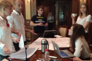 Ukraine: Journalists, Prosecutors Searching For Stolen $38 Billion
