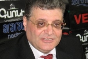 “Серж Саргсян спешит вступить в ЕЭС, так как четверка с помощью Запада может использовать 
затягивание против него”