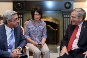 Sargsyan  Visits U.S. Embassy on Independence Day