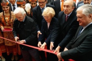 Aznavour Attends Opening of Armenian Consulate in Lyon