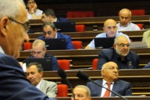 Parliament's Fall Session Begins: Cafeteria More Attractive than the Chamber