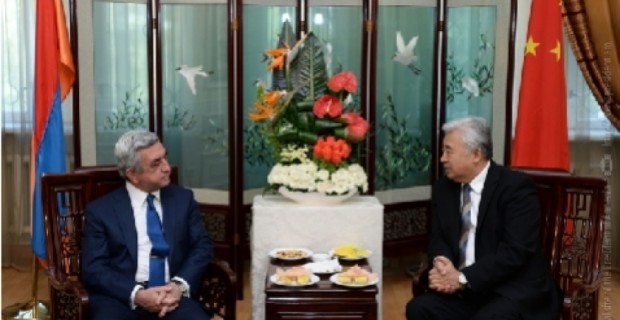 Armenian President Congratulates Chinese Ambassador on PRC National Day