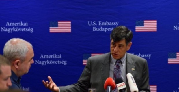 Hungary: Corruption Suspects Banned From US