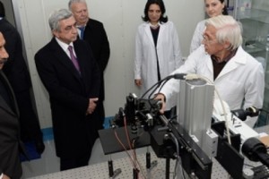 Սերժ Սարգսյանն այցելել է «ՔԵՆԴԼ» սինքրոտրոնային հետազոտությունների ինստիտուտ