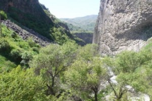Ազատ գետի վարարմանը սպասելիս