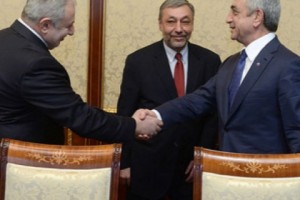 President Sargsyan Discusses Constitutional Reforms with Pan-National Movement Reps
