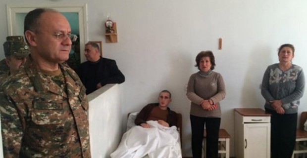 Armenian Defense Minister Travels to Artsakh: Visits Soldiers Wounded in March 19 Firefight