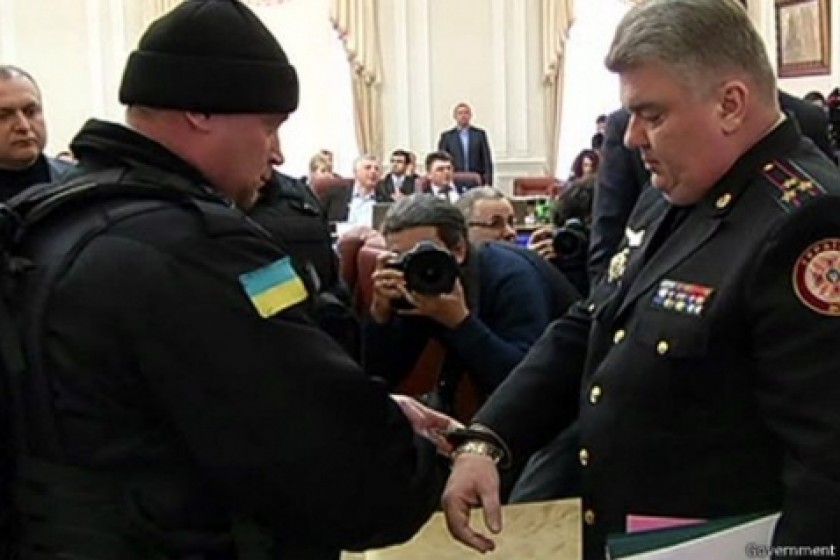 Ukraine: Live on TV – Two Officials Arrested for Corruption
