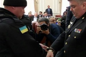Ukraine: Live on TV – Two Officials Arrested for Corruption

