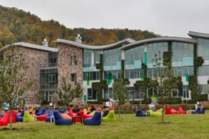 21 Armenian girls and boys to study at UWC Colleges in 2015-2017