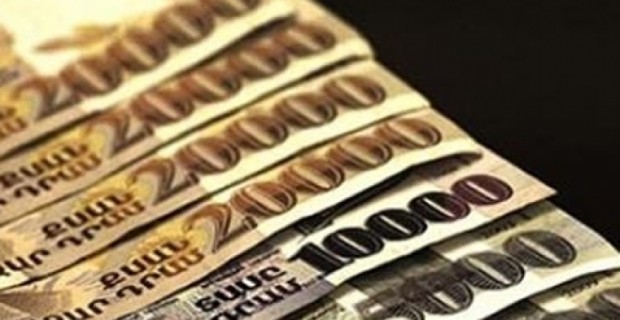 Քրեական պատասխանատվության չենթարկելու համար անձից խոշոր չափերով կաշառք է պահանջել և ստացել