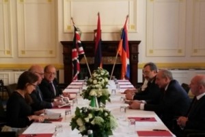 Artsakh Prez Meets AGBU Reps in London